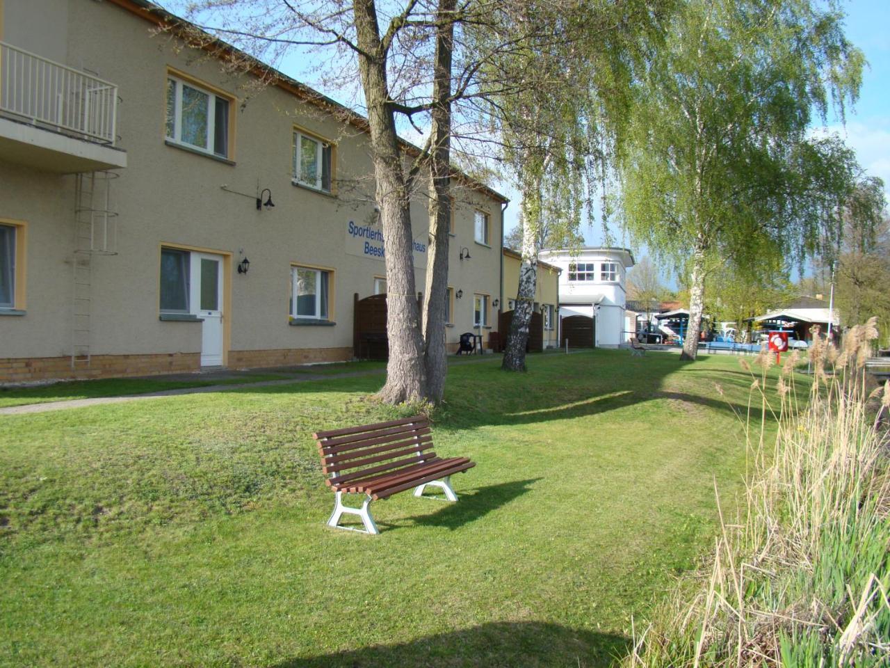 Hotel Boootshaus - Am Spreeufer Beeskow Exteriér fotografie